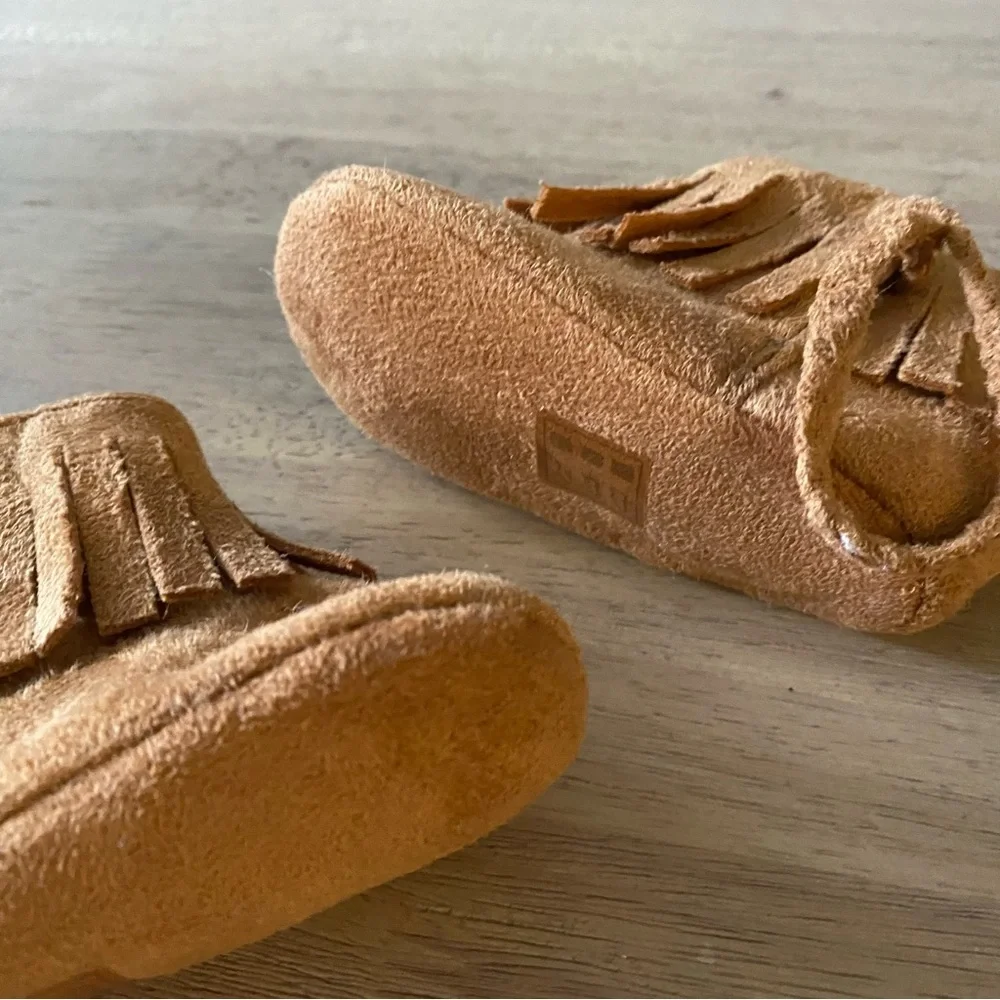 Brown Baby Tassel Moccasin Boots Size 4 Unisex